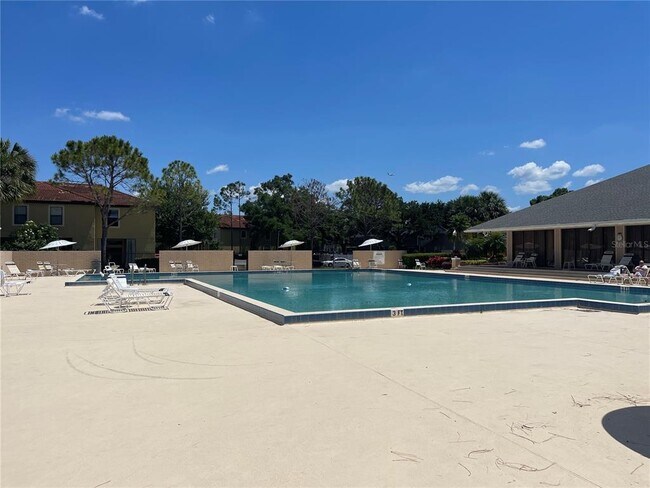 Building Photo - 6007 Scotchwood Glen