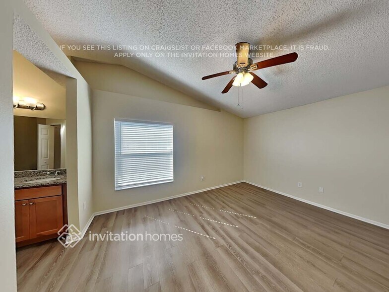 Building Photo - 472 Winding Oak Ln