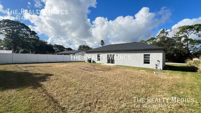 Building Photo - 1161 Yager Rd SE