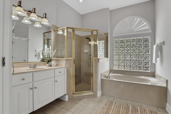 Master bath - 14566 Marsh View Dr