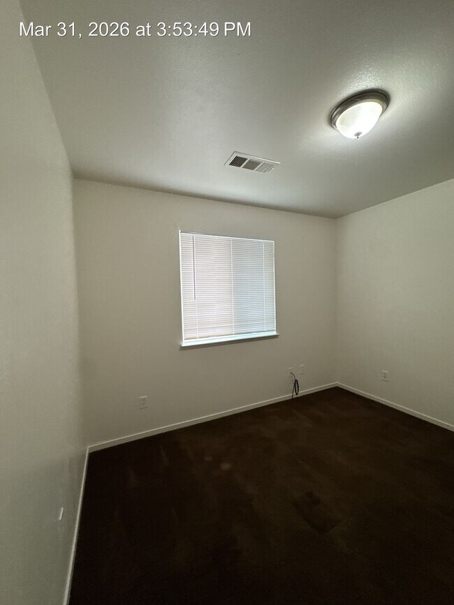 Building Photo - 4048