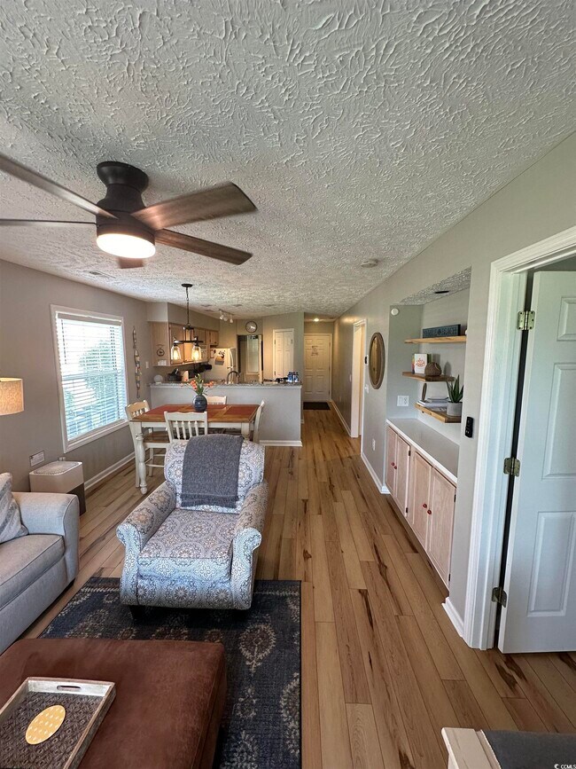 Building Photo - 569 Blue River Ct