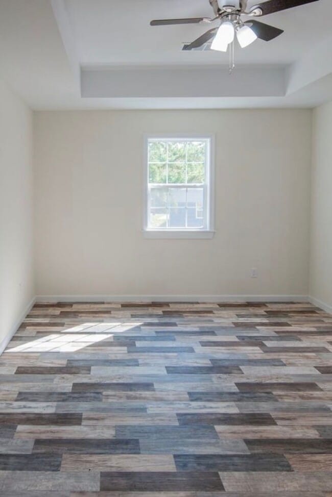 Building Photo - New 4 Bed / 3 bath in Pocahontas Available Now!