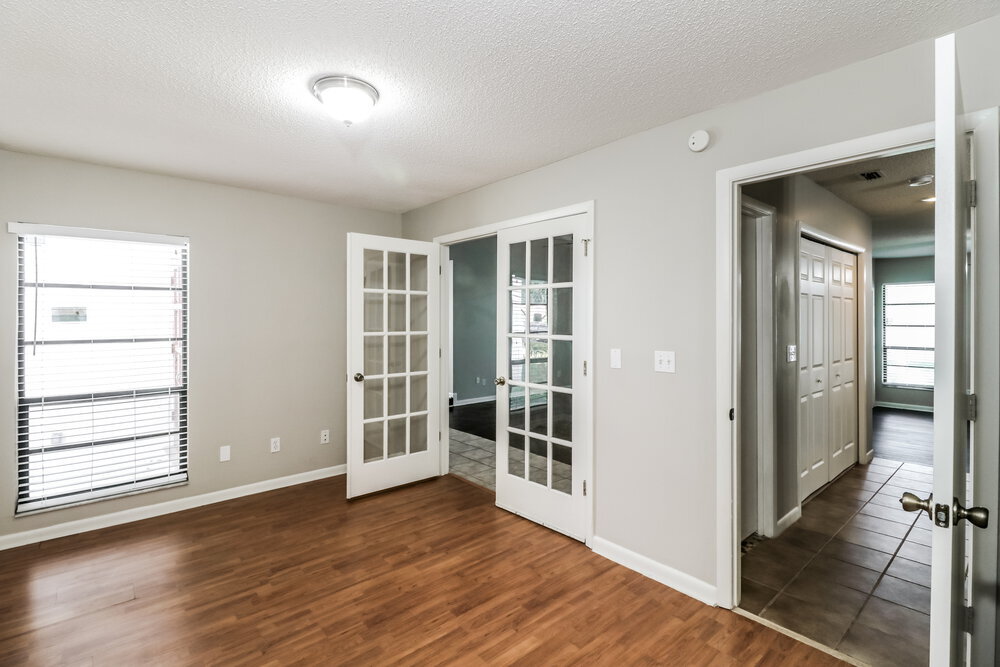 Building Photo - 11504 Robles Del Rio Pl