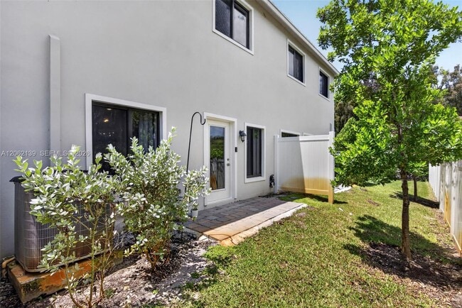 Building Photo - 6015 Coralberry St