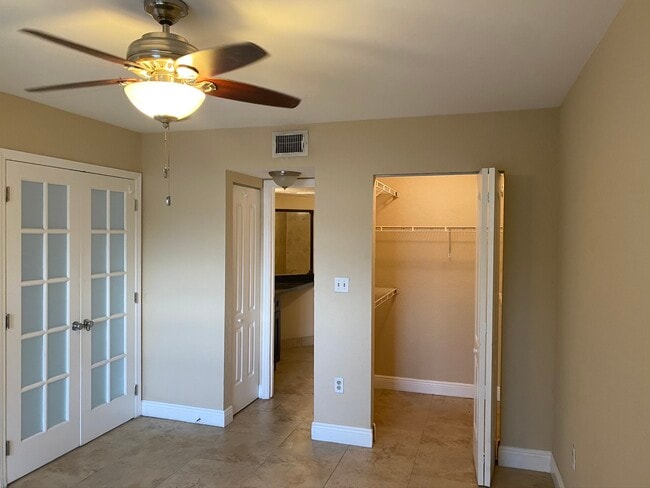 Building Photo - 2850 N Oakland Forest Dr