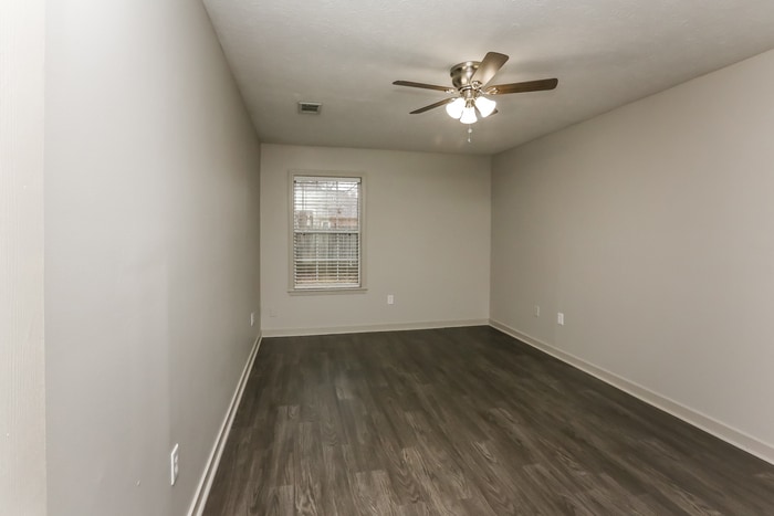 Building Photo - 144 Chestnut Dr