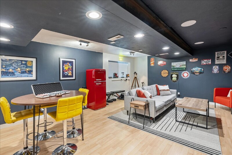 Building Photo - 832 N Morton Dr