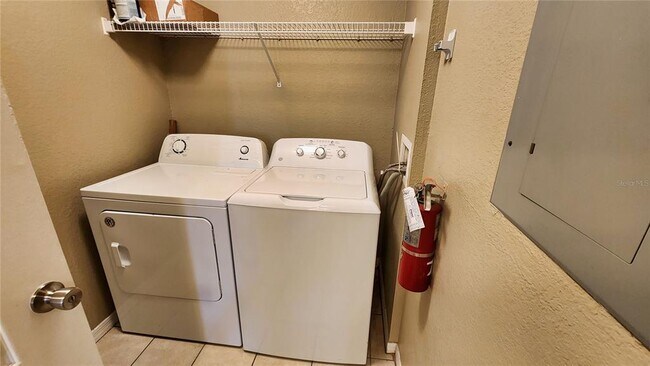 Building Photo - 4170 Central Sarasota Pkwy