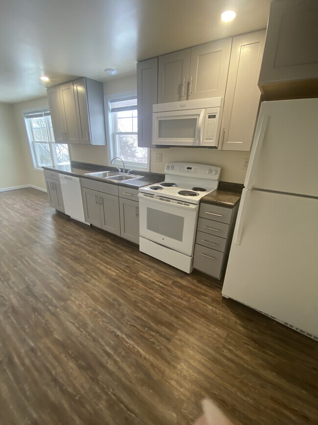 Building Photo - 71 Boddy Ln