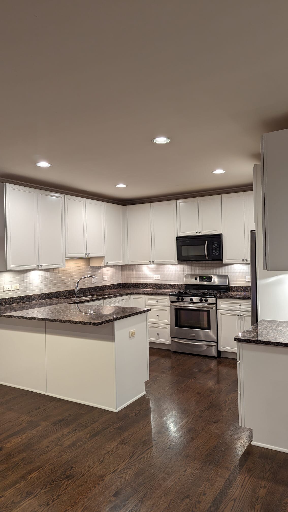 White Kitchen - 1506 N Sedgwick St