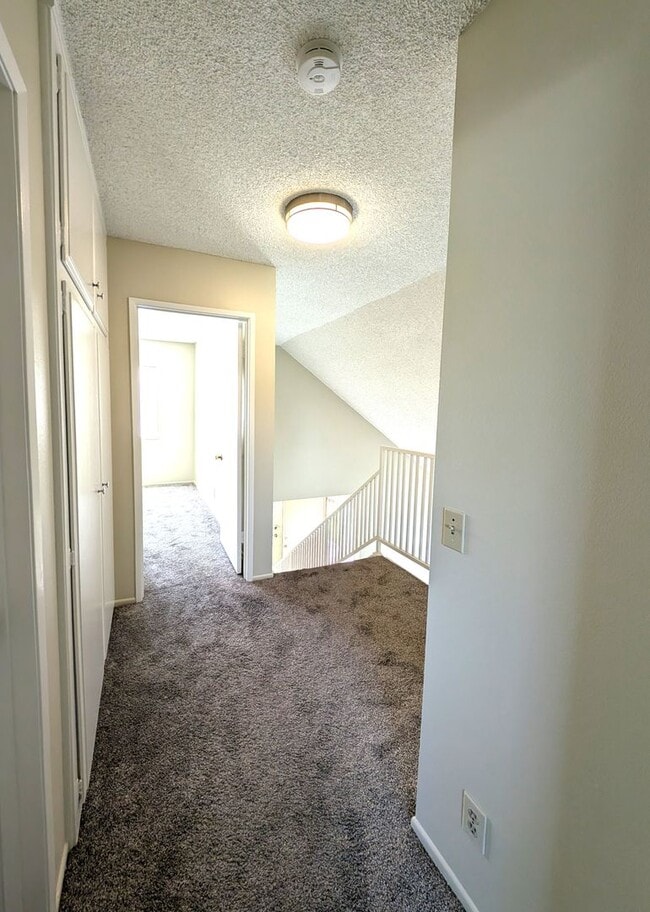 Building Photo - 2 Stories SFR - 4 Bedrooms + 2 Baths.  AVAILABLE NOW!