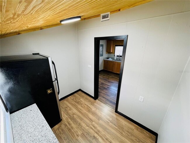Building Photo - 1023 Ave D
