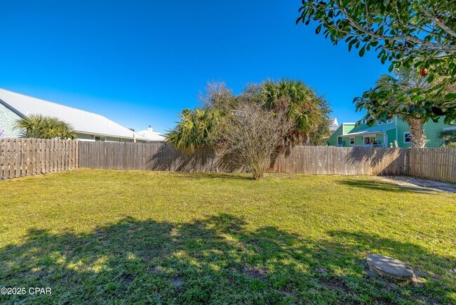 Building Photo - 8504 Tradewinds Dr
