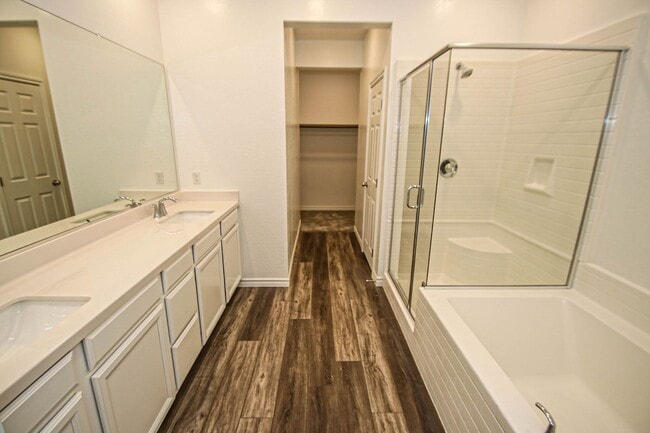 Building Photo - 20 Barbara Ln