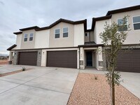 Building Photo - MOVE IN SPECIAL - DECEMBER RENT FREE!