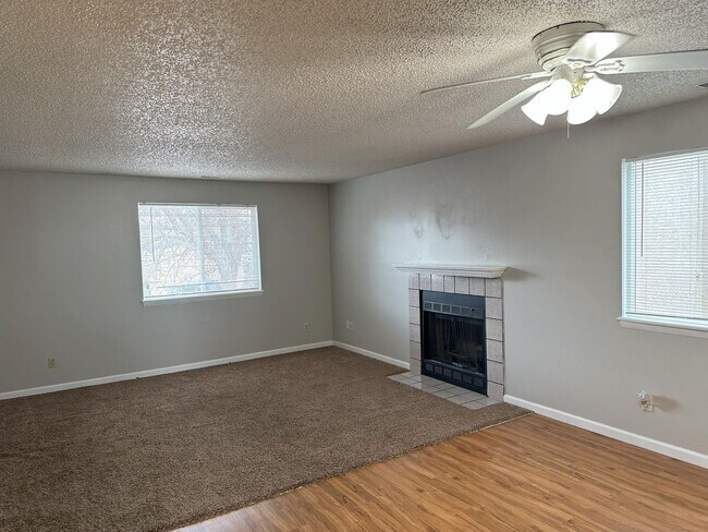 Building Photo - 1785 Zebulon Dr