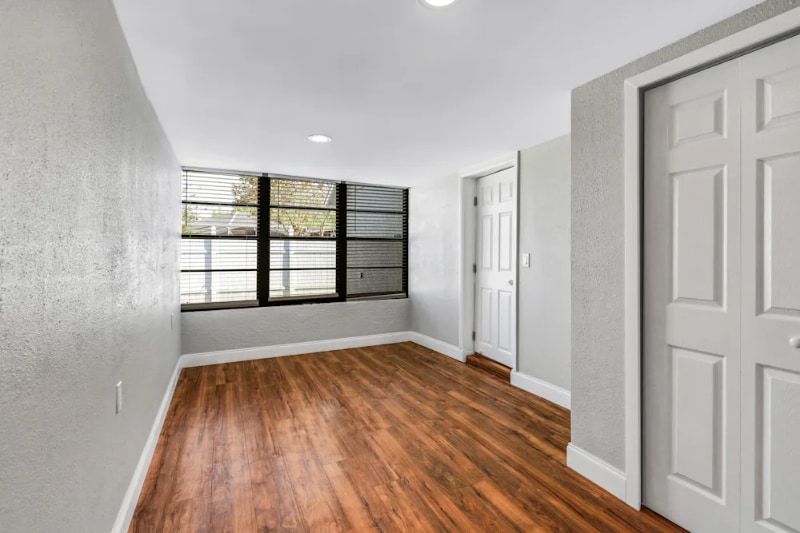 Building Photo - 11204 Shadybrook Dr