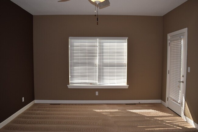 Building Photo - Gorgeous Home Located in Osage Hills Subdivision