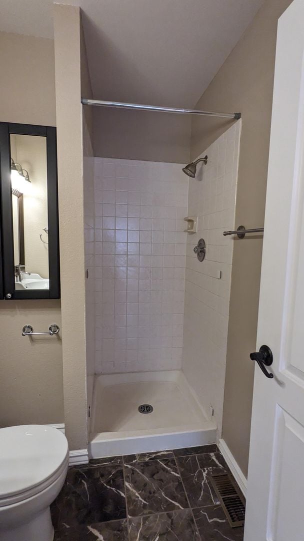 Building Photo - 5473 Alteza Dr