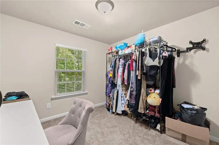 Building Photo - Room in Townhome on Chatham Ridge Dr