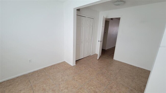 Building Photo - 826 Sky Lake Cir