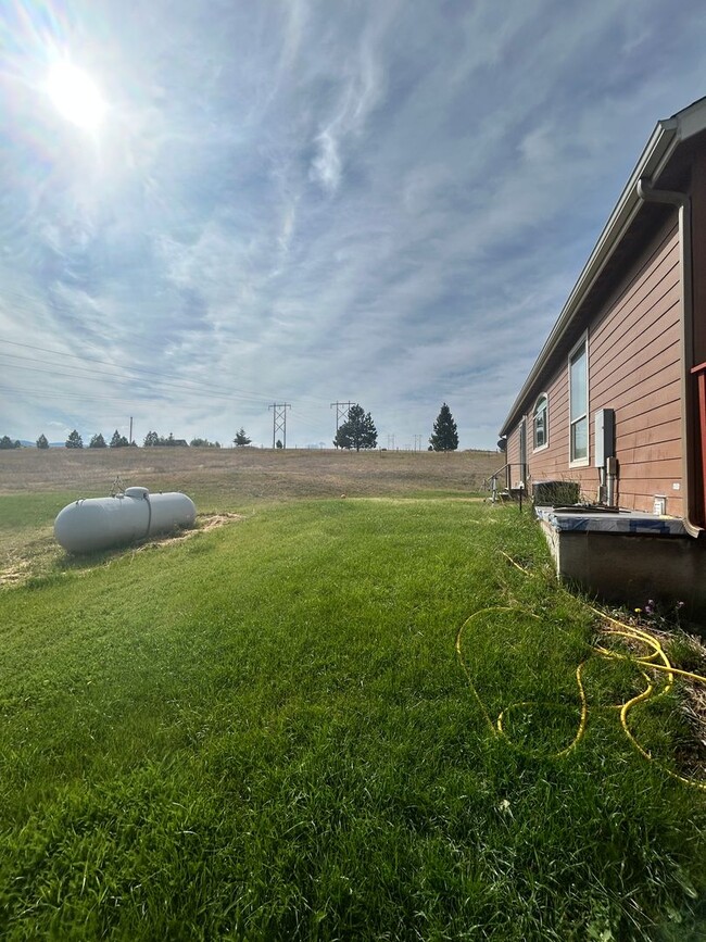 Building Photo - 3 Bed, 2 Bath Home on 5 Acres – Florence, ...
