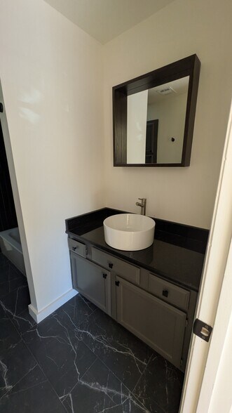 Building Photo - 3944 Buena Vista St