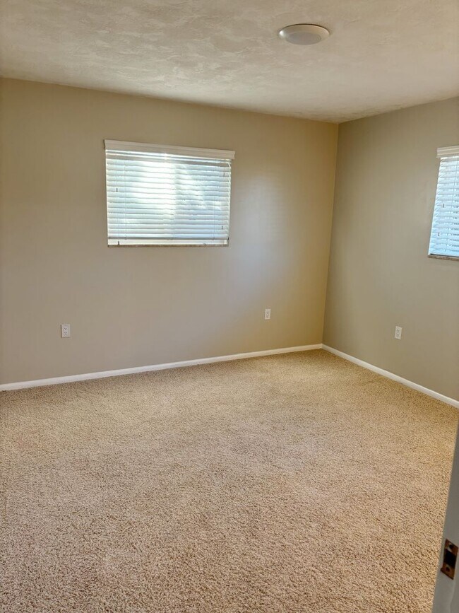 Building Photo - Spacious 6 Bed / 3 Bath Home in Rigby!