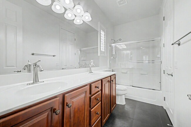 Building Photo - 2435 Cordoba Bluff Ct
