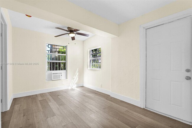 Building Photo - 511 NW 44th St
