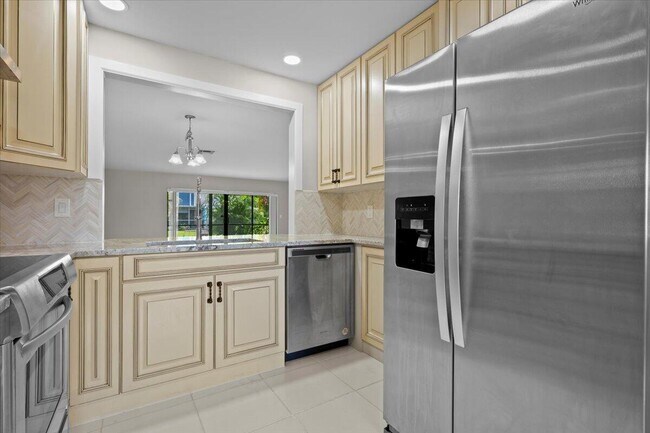 Building Photo - 11888 Suellen Cir