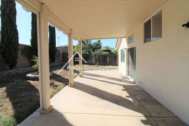Building Photo - Updated 4bd/2ba Elk Grove Home with 2 Car Garage