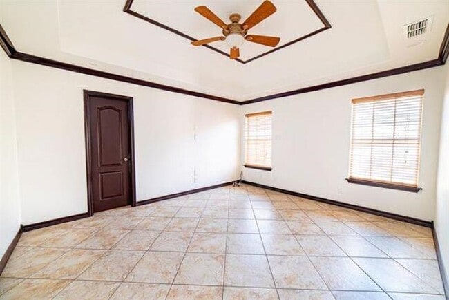 Building Photo - 2110 Lima Loop