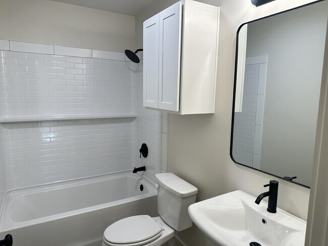 Building Photo - 517 E 23rd St