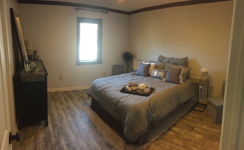 Master Bedroom - 23 E 6th St