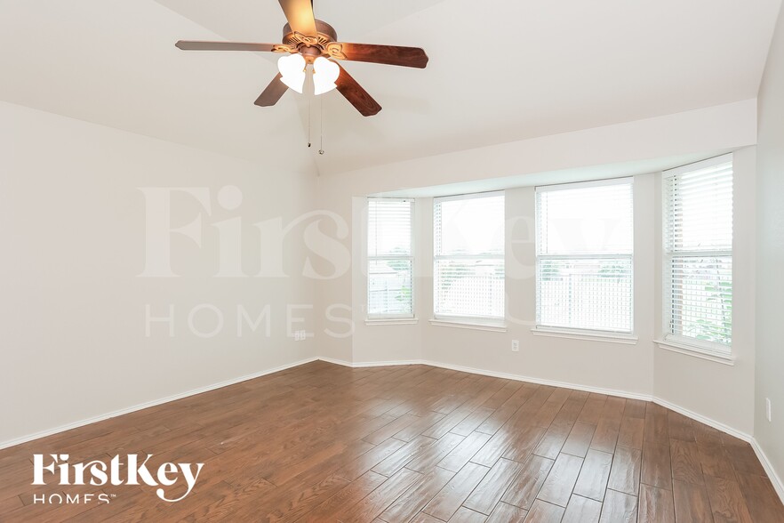 Building Photo - 5033 Charisma Dr