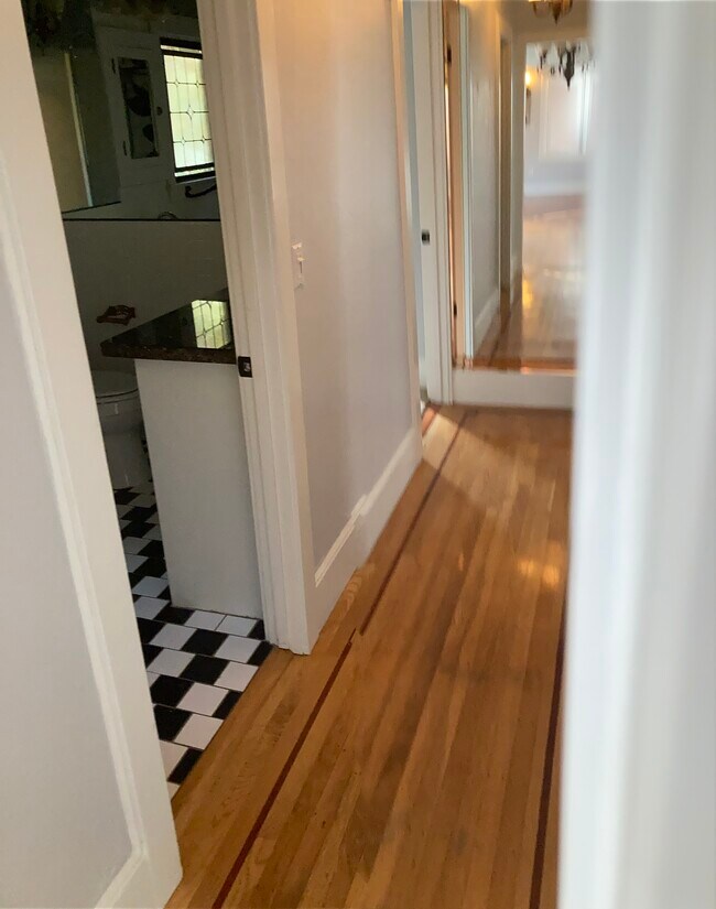 Building Photo - 2100 G St