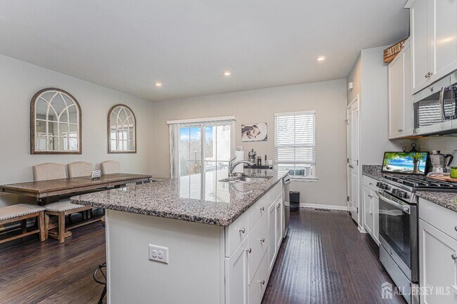 Building Photo - 606 Bayside Ct