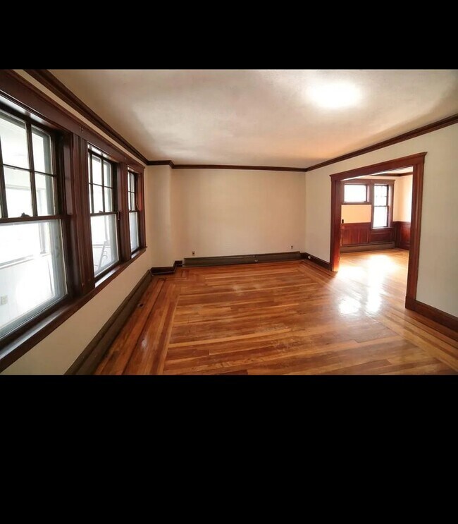 Building Photo - 7 Seagrave Rd