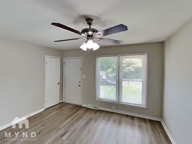 Building Photo - 730 Dunbrook Ln