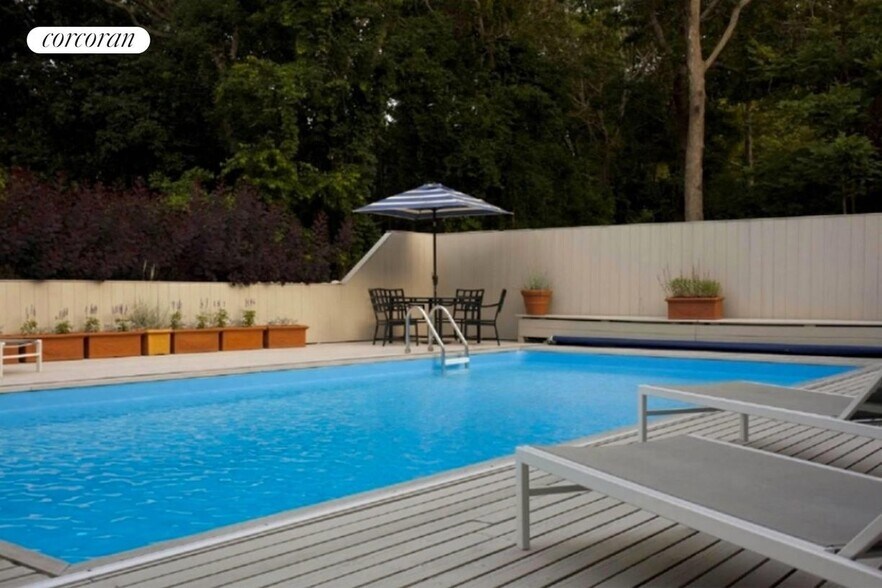 Building Photo - 115 Runnymede Dr