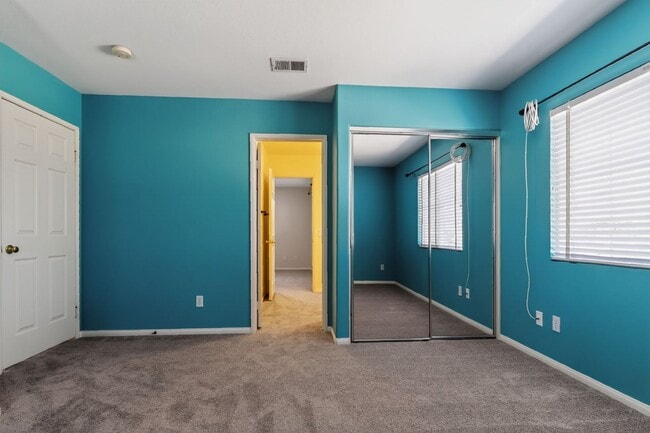 Building Photo - 10009 Kika Ct