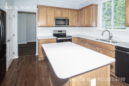 Building Photo - 1819 W Elm Terrace