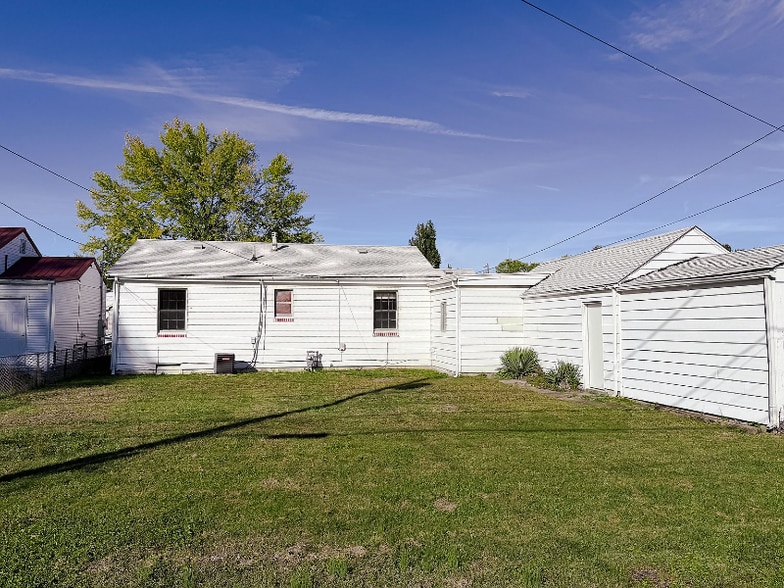 Building Photo - 2519 Lincoln Ave