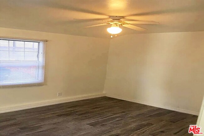 Building Photo - 4950 Chimineas Ave
