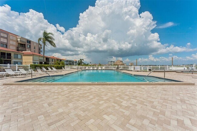Building Photo - 6158 Palma Del Mar Blvd S