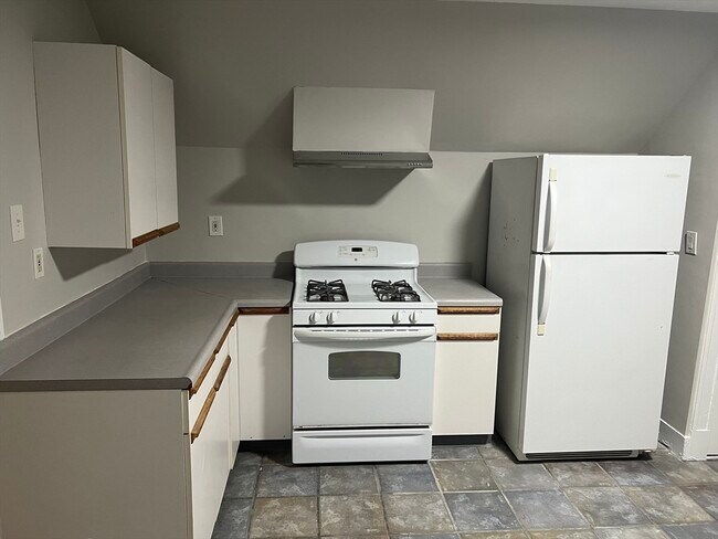 Primary Photo - 21 Carney St