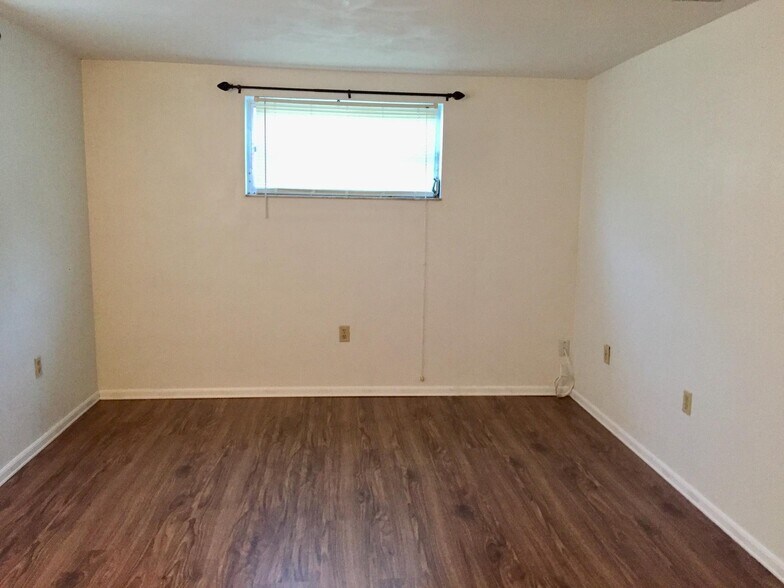 Building Photo - 3743 Woodcock Dr