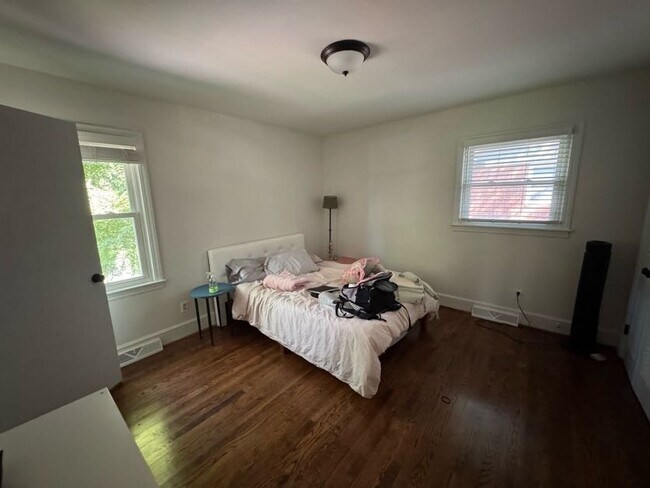Building Photo - 6126 Netherwood Dr